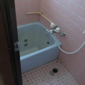 １F　浴室 (風呂)